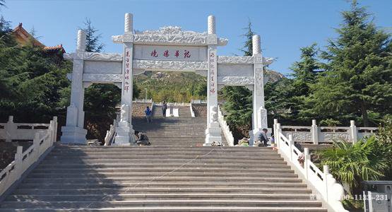 河南郑州市新郑市始祖山塔陵园